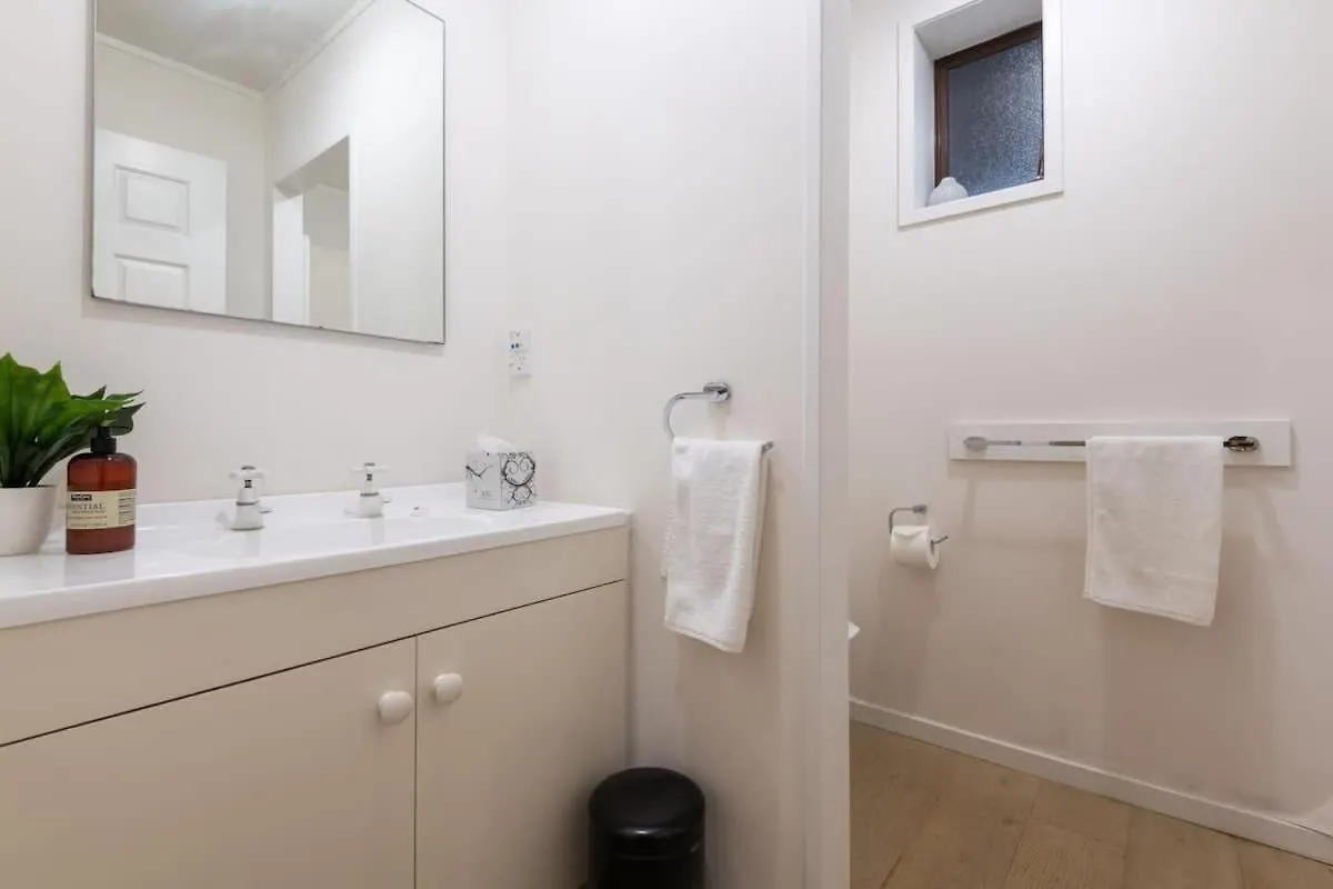 Deluxe Redwoods Villa Rotorua Holiday home